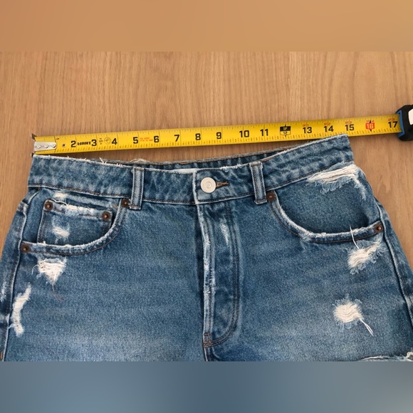 ZARA|Medium wash distressed cut off denim shorts, size 6•••Beachy Summer style - Picture 9 of 10